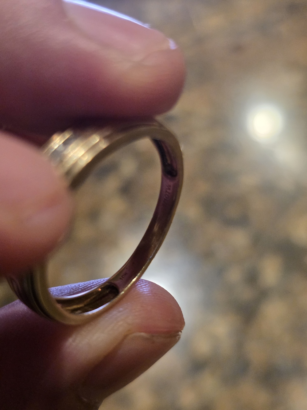 10k Gold Ridged Ring With Diamonds. - Picture 9 of 10